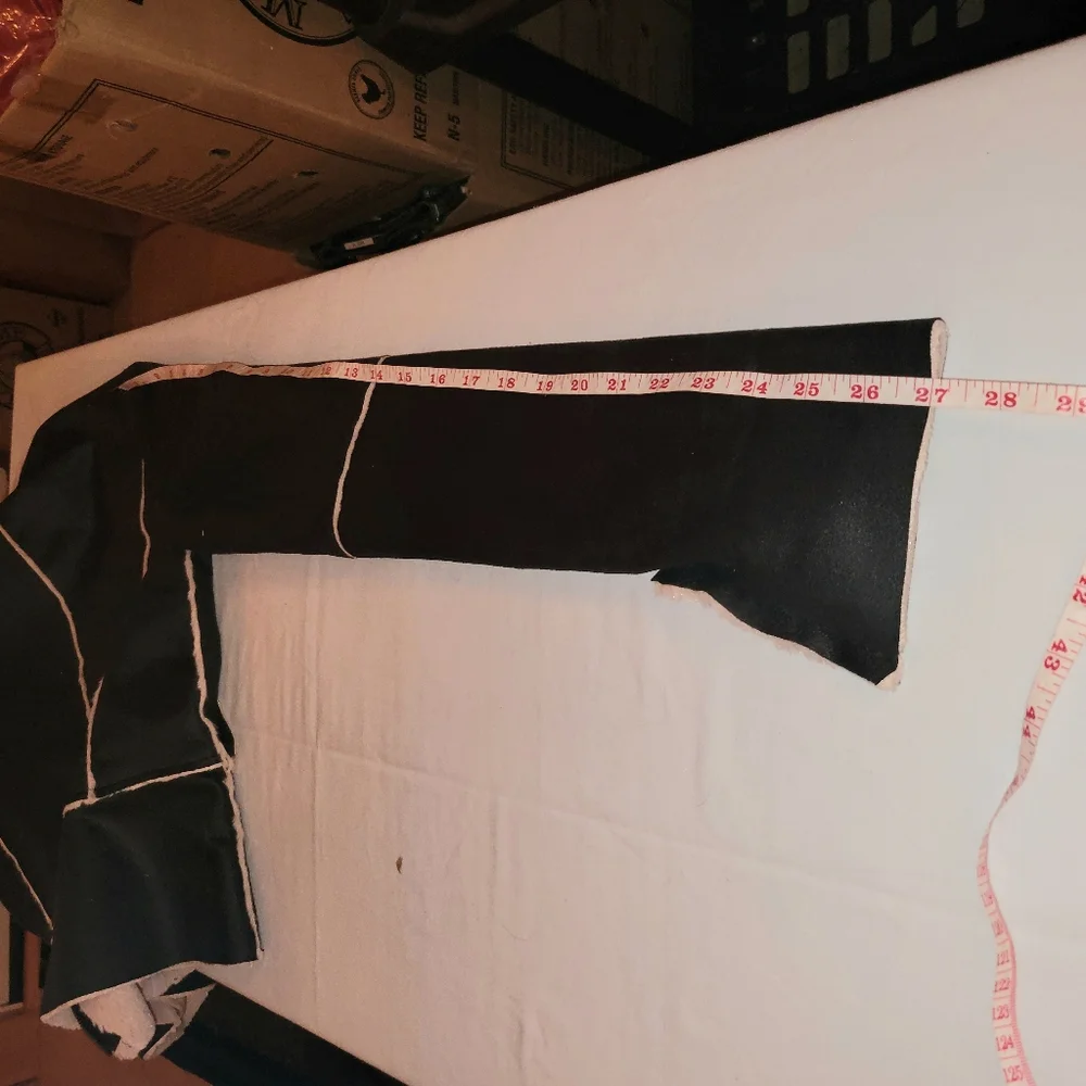 Women's Black and Cream  Jacket With 2 Pockets Size Small Med - Picture 3 of 11